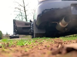 Subaru Impreza revs and makes orgasmic noises!