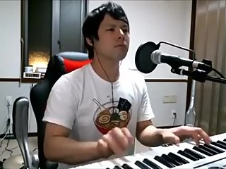 Yuyuuta plays the piano